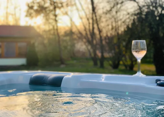 Wow! - Wood & Wellness Apartmanhazak Hodoshat דירה Nikla