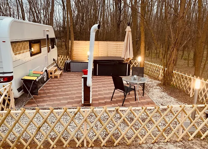 Wow! - Wood & Wellness Apartmanhazak Hodoshat דירה